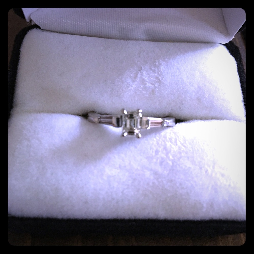 Lady’s Platinum and Diamond Engagement ring